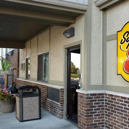 Hotel Super 8 By Wyndham Ottawa Starved Rock Extérieur photo