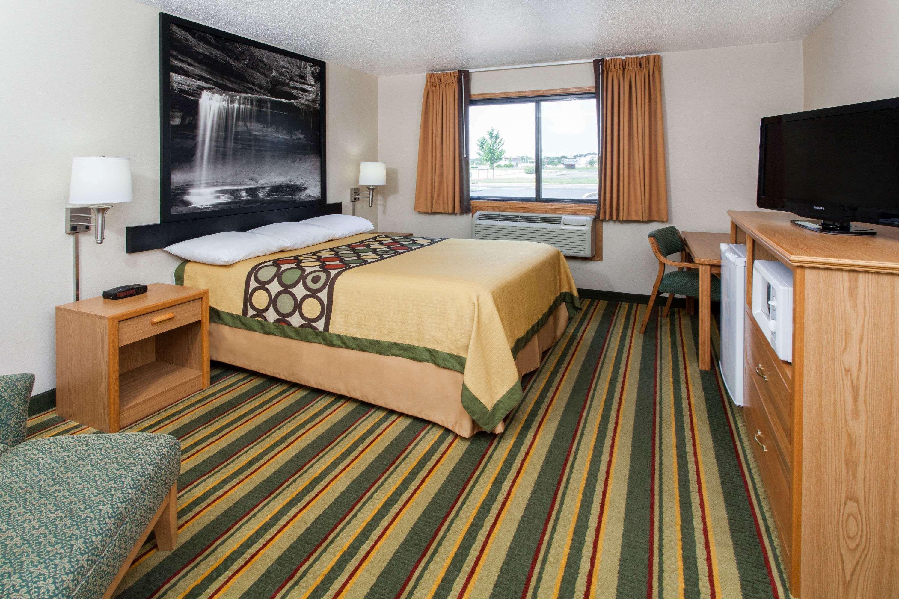 Hotel Super 8 By Wyndham Ottawa Starved Rock Extérieur photo